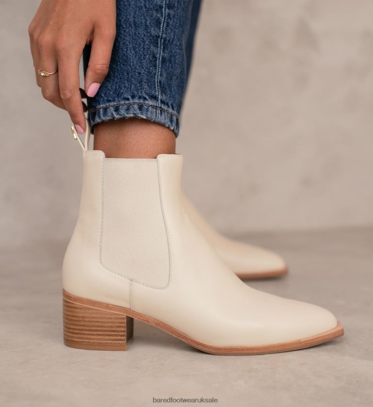 Oatmilk Leather Heeled Boots Women Bared Footwear N06D2V101 Canary